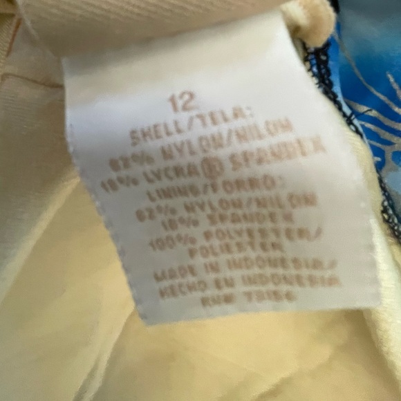 LE Cove Swim Suit - Picture 7 of 8